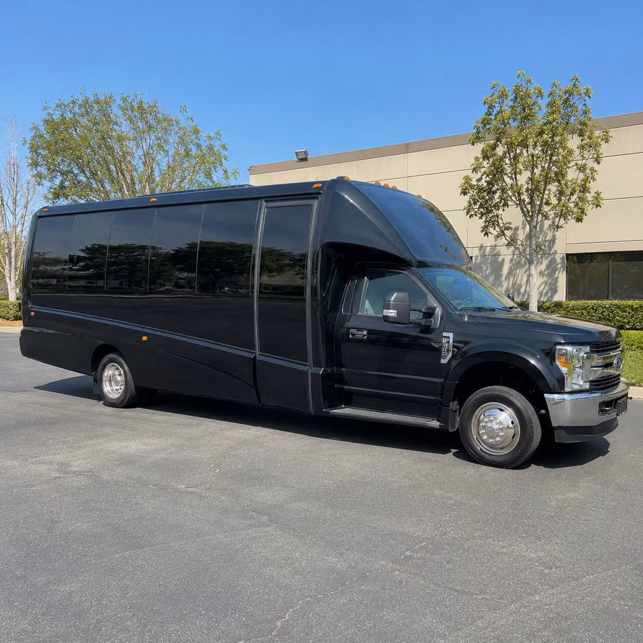 bachelorette party bus rentals in lewisville and the dallas fort worth area